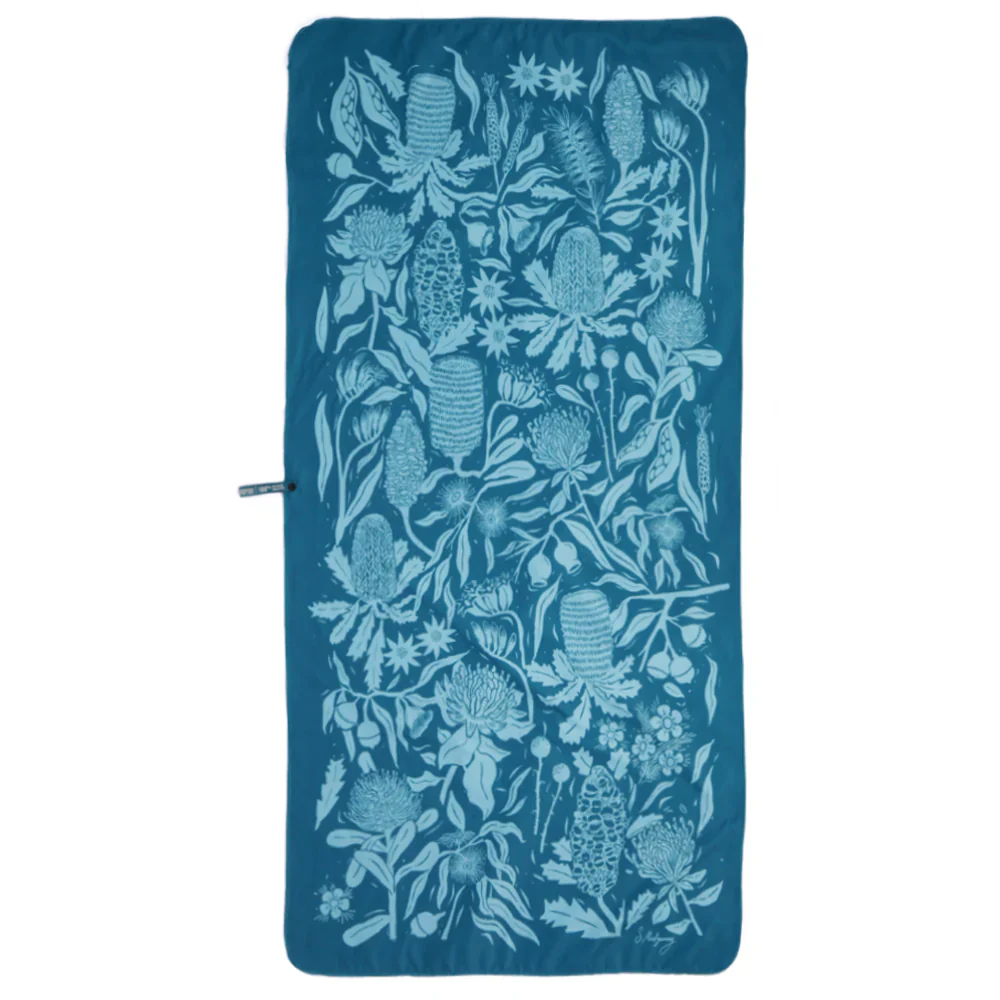 Mont Microfibre Travel Towel - Image 11