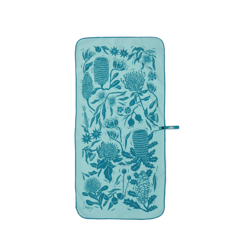 Mont Microfibre Travel Towel - Image 9